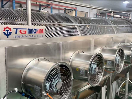 Resfriador de peneiramento rotativo